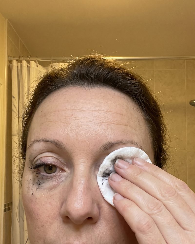 Start with clean lashes